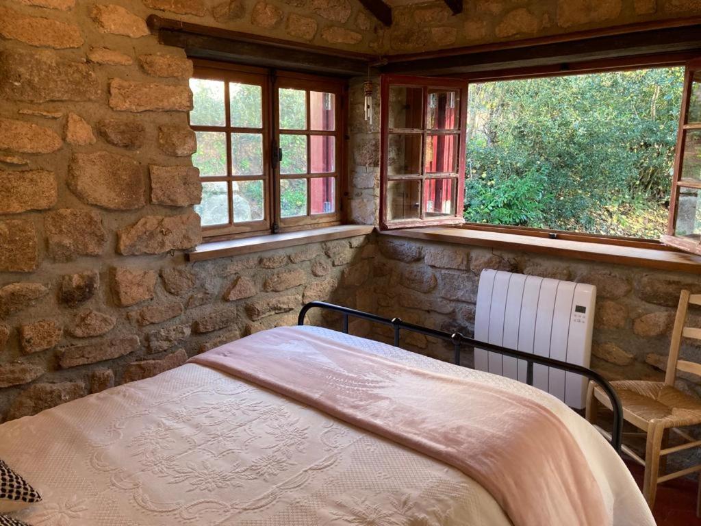Maison Du Petit Poete Quarre-les-Tombes Luaran gambar